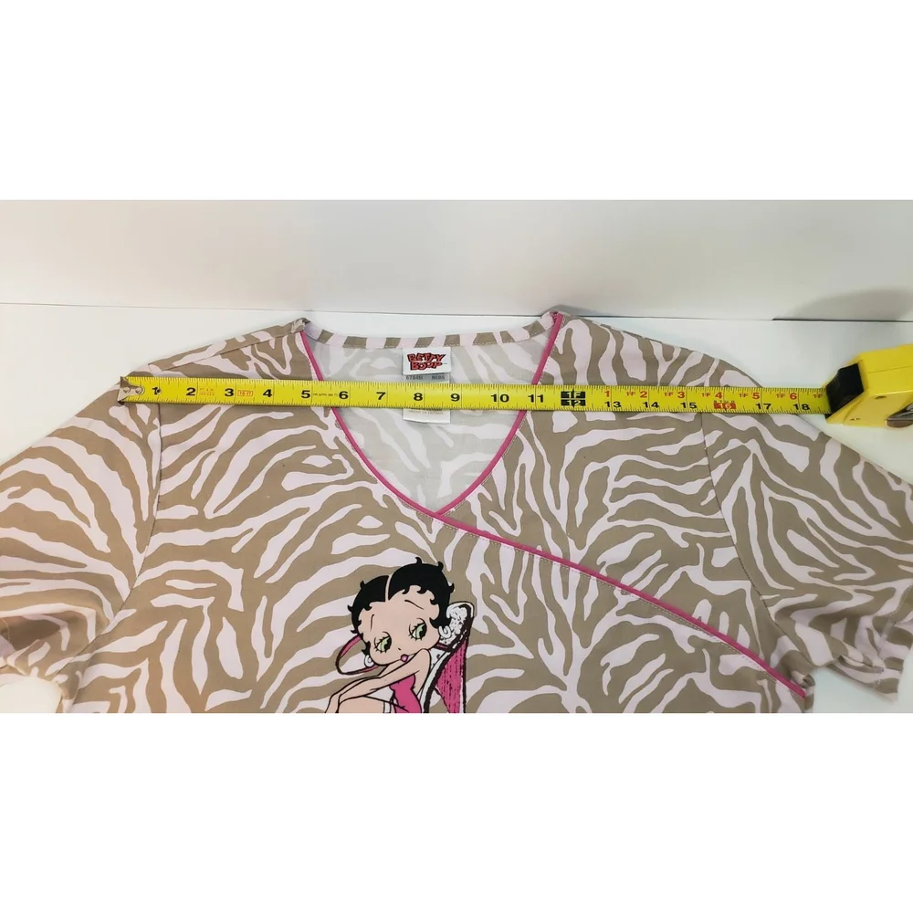 Betty Boop Scrub Top - Picture 10 of 12